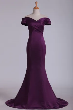 2024 Off The Shoulder Prom Dresses Mermaid Satin Sweep Train