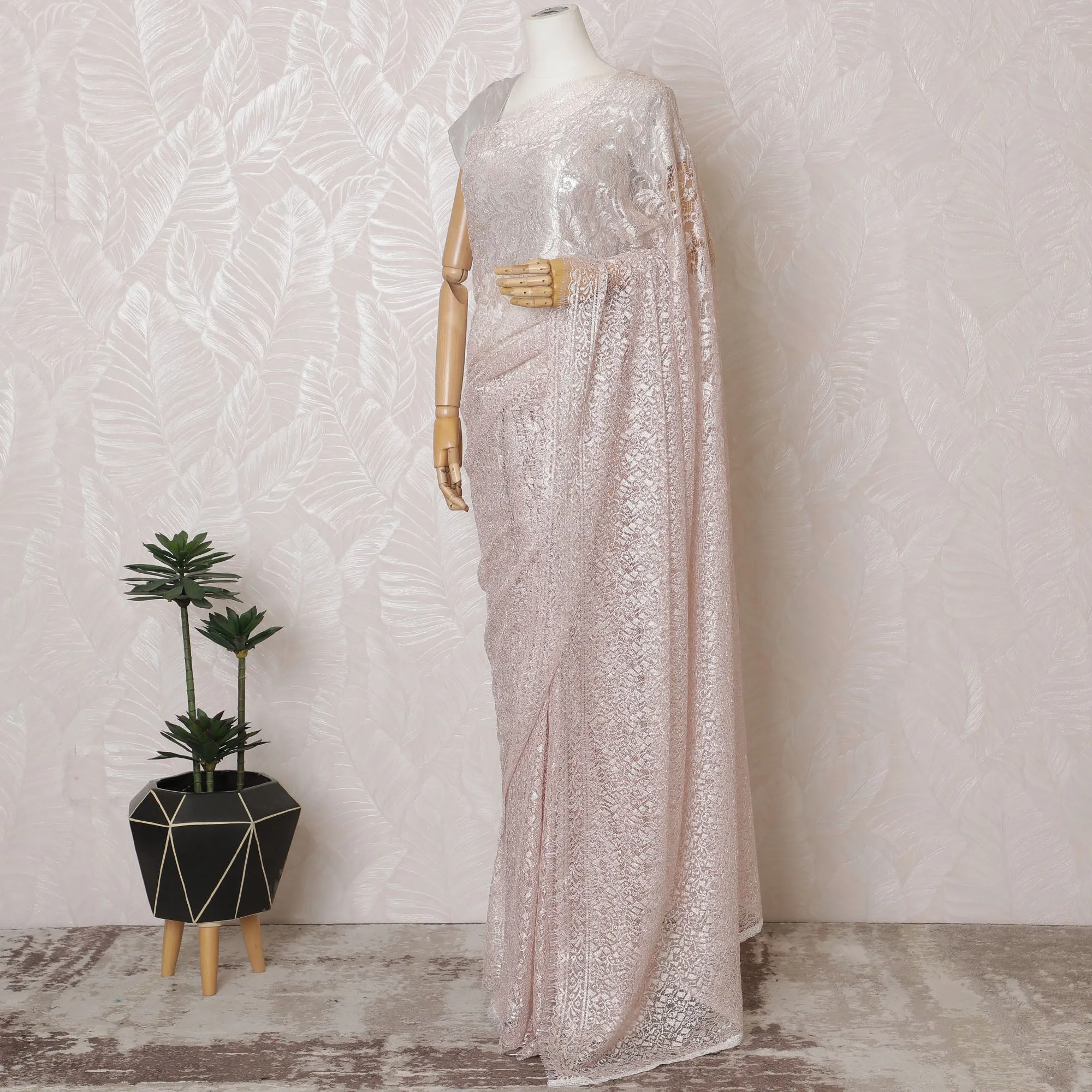 Elegant French Metallic Chantilly Lace Fabric - Soft Pink Floral Design, 110 cm Width, 5.5 Meters-D19457