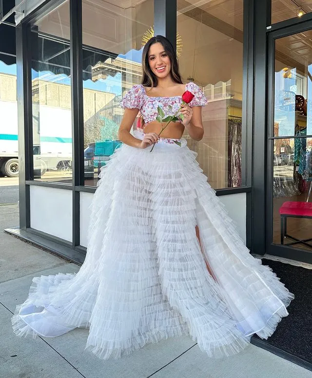 Luolandi Cute Two Pieces Square Puff Sleeve Flowy Ruffle Tiered Long Prom Dresses Beautiful